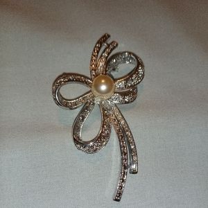 Silver Bow Pin